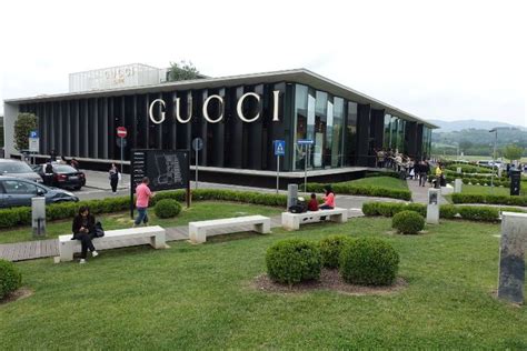 gucci outlet italy factory